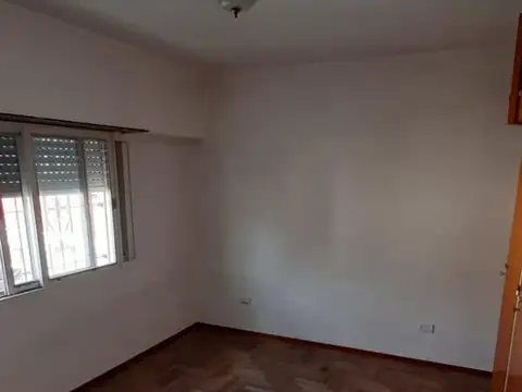 Casa en Alquiler con 1 cochera