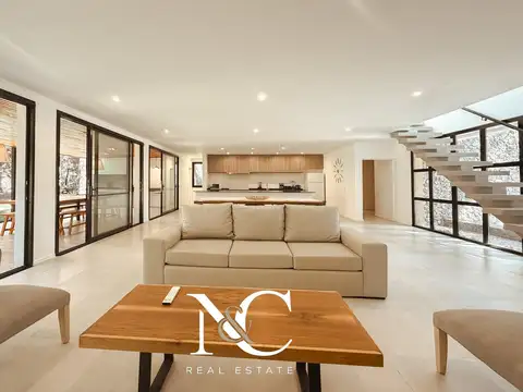 Casa en venta en Costa Esmeralda fondo arbolado 4 suites