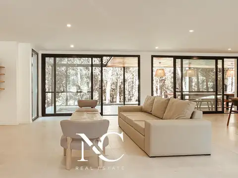 Casa en venta en Costa Esmeralda fondo arbolado 4 suites