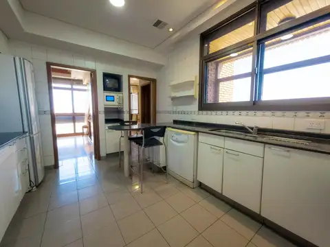Departamento 6 ambientes con 2 baños
