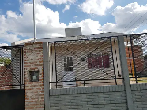 Casa a la venta en lujan barrio juan XXIII