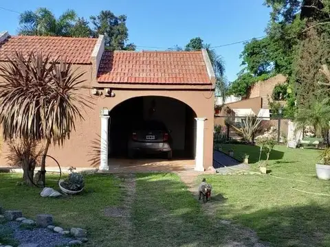 Casa en Venta con 10 cocheras