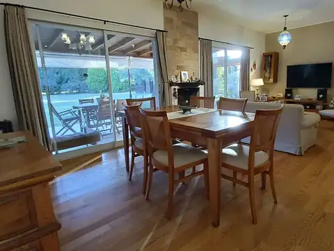Casa en Venta con 1 cochera