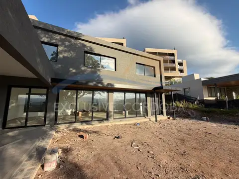 LA CUESTA VILLA RESIDENCIAL CASA EN VENTA