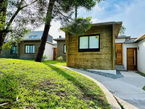 Casa en Venta en Complejo en Pinamar c/ Cochera Patio y Parrilla
