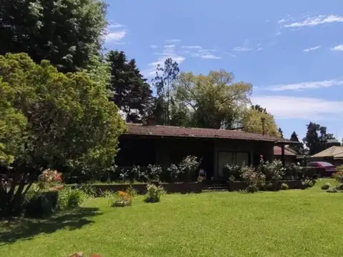 Casa en venta - 3 Dormitorios 2 Baños - Cochera - 1.700Mts2 - Tortuguitas