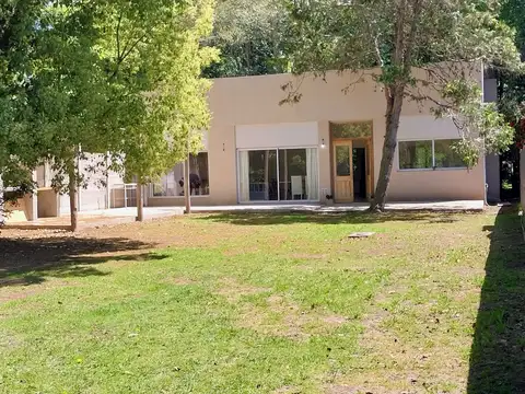 Casa en venta 4 ambientes, La Lonja, Pilar. Sin expensas.