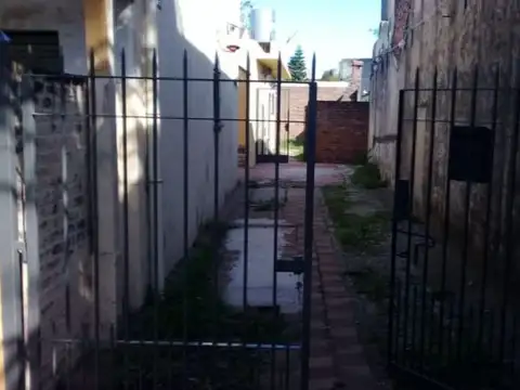 Olivan 67, Banfield, Provincia de Buenos Aires,