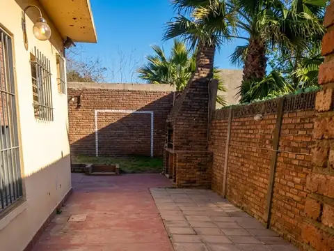 PH 3 Amb. c/ Patio, Jardín y Cochera - Olivan 67, Banfield