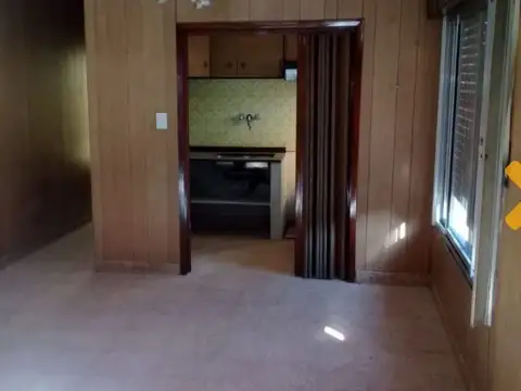 Depto Tipo Casa en Venta en Banfield, USD 50.000