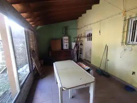 Casa en venta - 2 Dormitorios 2 Baños - City Bell