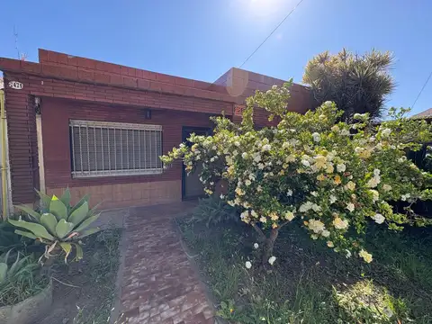 Venta casa Martín Coronado 3 amb Apto credito