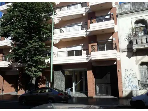 2 AMBIENTES CON BALCÓN
