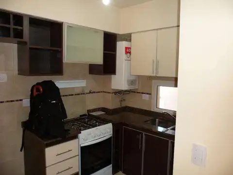 2 AMBIENTES CON BALCÓN