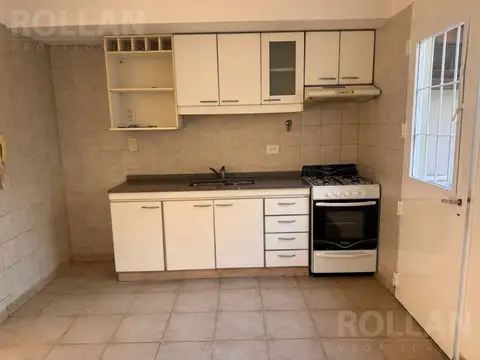 Casa en Alquiler con 1 cochera