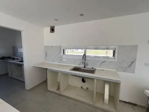 Casa 4 ambientes con 3 baños