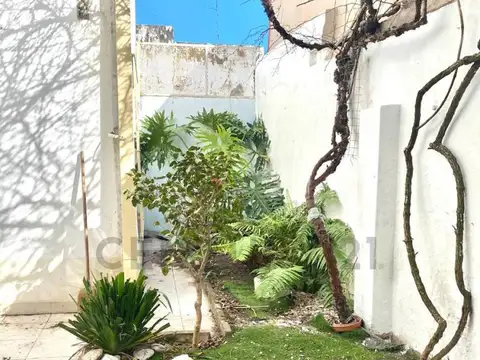 71 e/ 23 y 24 1400, Piso 0