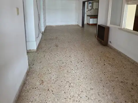 Amplia casa en alquiler
