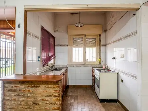 Venta casa 5 ambientes Apto crédito jardín pileta