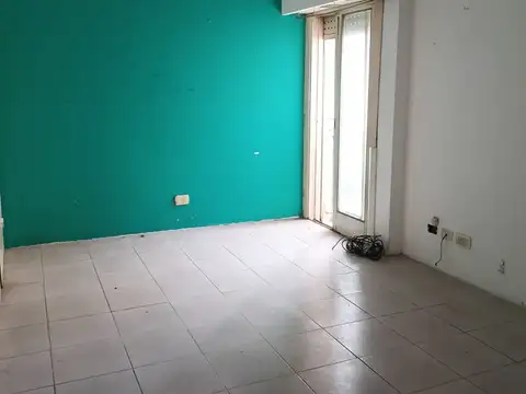 Hipólito Vieytes 100