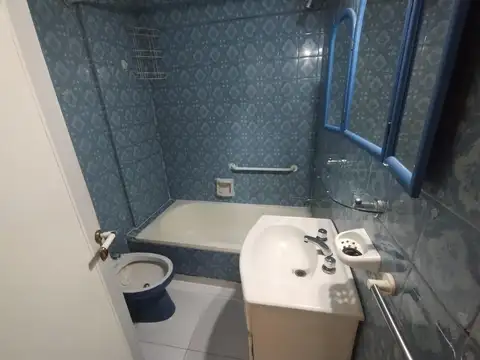 Impecable 2 ambientes al frente con balcón