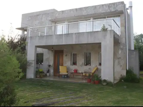 Casa Chalet  en Alquiler en Cube, Escobar, G.B.A. Zona Norte