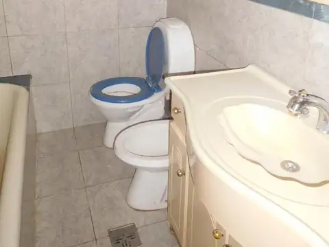 DEPARTAMENTO DE 3 AMBIENTES AL FRENTE CON BALCON