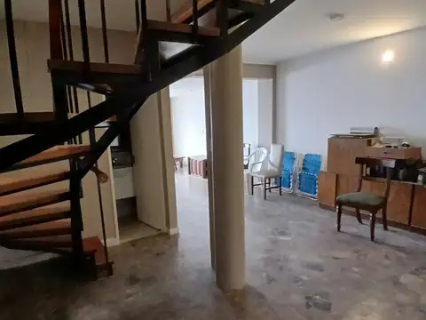 Casa en Alquiler con 1 cochera