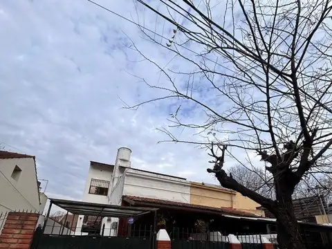 Depto Tipo Casa en Venta 50 años