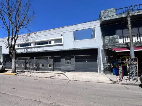 VENTA LOCAL/DEPOSITO Y VIVIENDA 874M2 CONSTITUCION