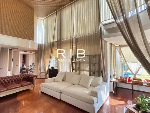 Casa en Venta al Oeste