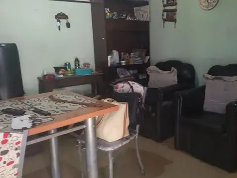 VENTA CASA 3 AMB PATIO Y COCHERA EZPELETA