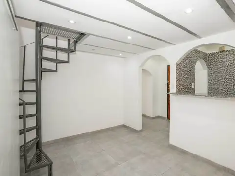 Depto Tipo Casa en Venta de 2 ambientes
