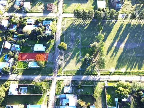 Lote en Barrio Asunción, frente a espacio verde