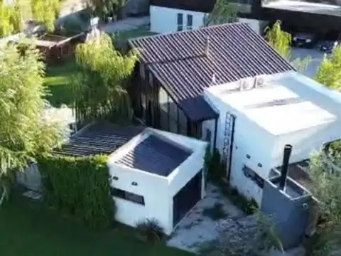 Casa 5 ambientes con 3 baños