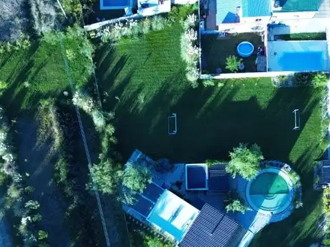 Casa en Venta con 8 cocheras