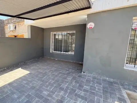 VENTA CASA DOS DORMITORIOS BARRIO COLON