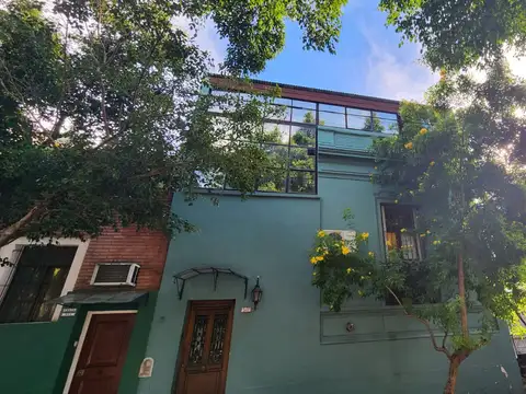 Casa Lote Propio - Reciclada a nuevo - SUBTE "E"