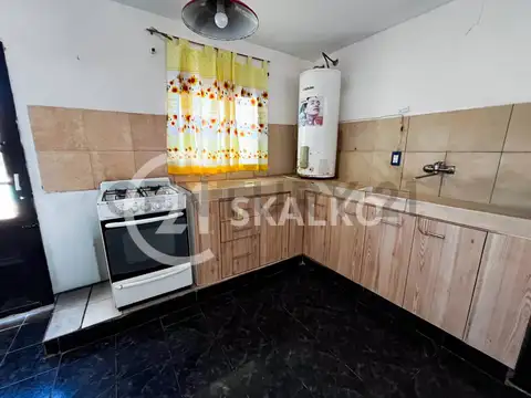 Casa 5 ambientes con 1 baño