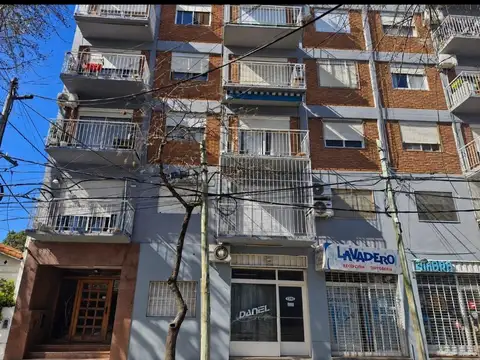 Departamento 2 ambientes La Lucila vías a Maipú