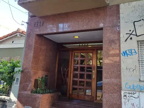 Departamento 2 ambientes La Lucila vías a Maipú