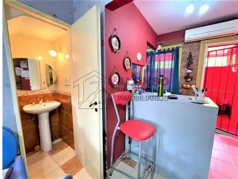 TRIPLEX DE 4 AMB EN EXCELENTE UBICACION - RETASADO