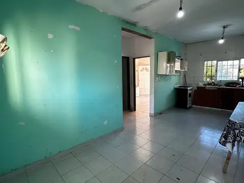 VENTA CASA 4 AMBIENTES EN MERLO