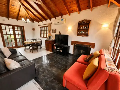 Casa 3 ambientes con 2 baños