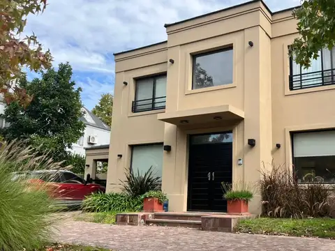 Venta casa en Barrio Septiembre Escobar- 4 dorm -4 baños Apto crédito-Oportunidad por viaje