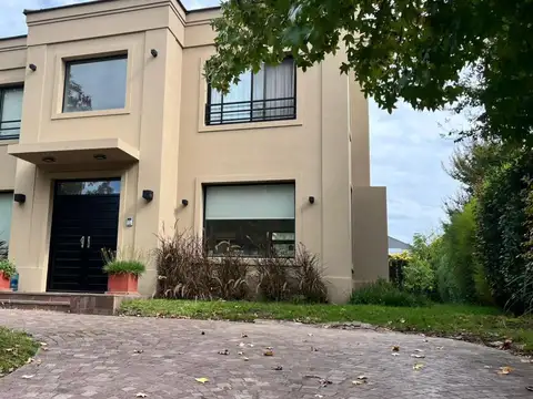Venta casa en Barrio Septiembre Escobar- 4 dorm -4 baños Apto crédito-Oportunidad por viaje
