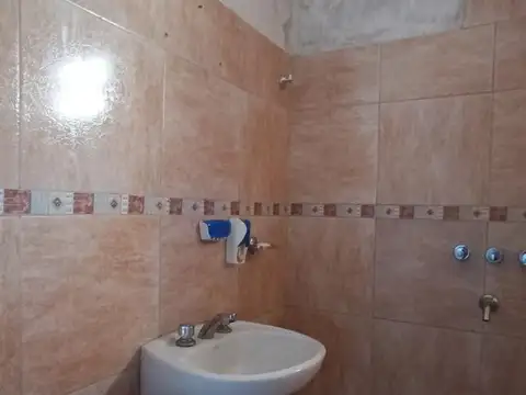 Casa 3 Amb. a Refaccionar   Depto 2 Amb. | 310 m² de Terreno | Apta Crédito