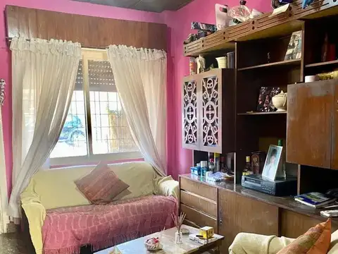 Casa 7 ambientes con 2 baños
