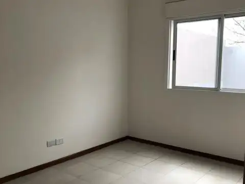Depto Tipo Casa 3 ambientes con 2 baños