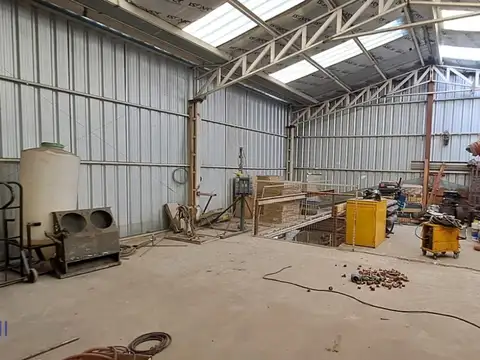 Excelente galpon 400m2 Cub en ZONA INDUSTRIAL